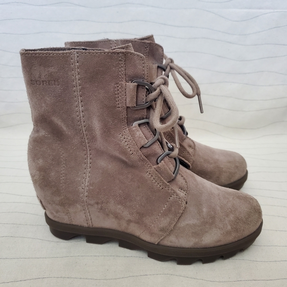 Sorel Women's Joan Of Arctic Wedge II Boot Kettle Size 4 Tan Suede Leather EUC